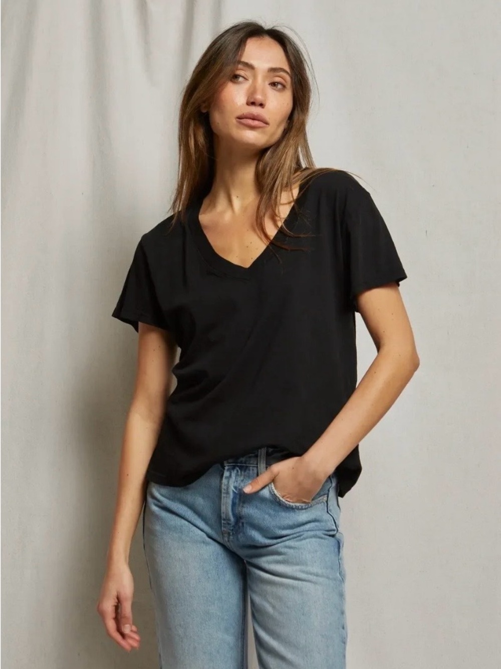 Perfectwhitetee women’s Black V-Neck Tee